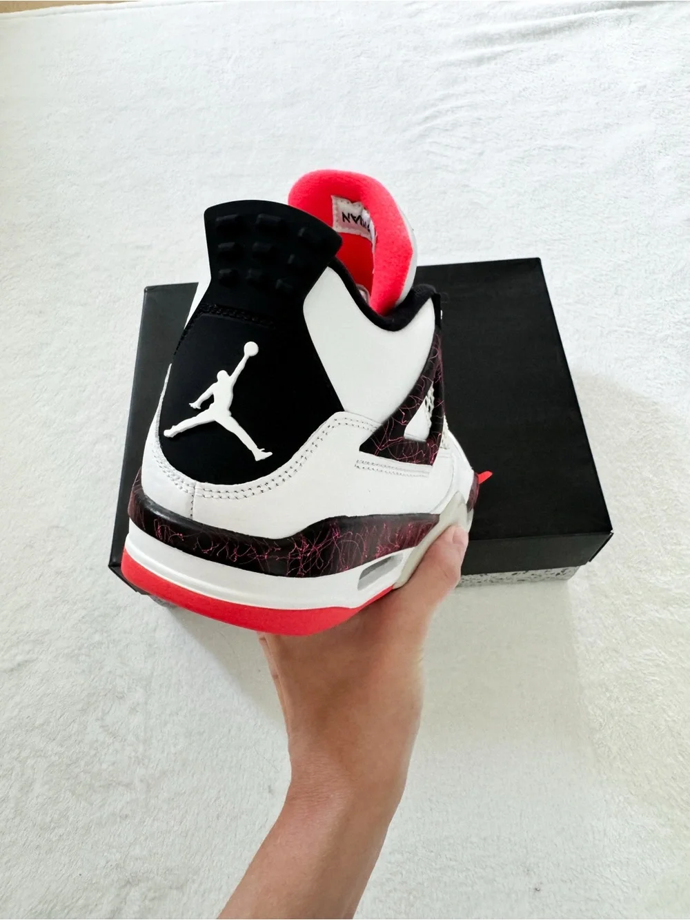 Jordan 4 Retro Pale Citron Bright Crimson White Black 2019 release size 8.5